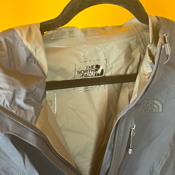 North Face Hoodie Jacket NWOT - Picture 3 of 3